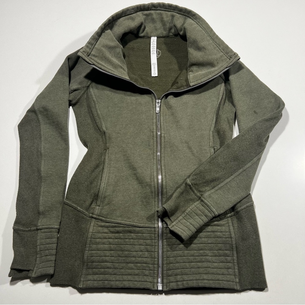 Lululemon full zip jacket olive green women’s size 6